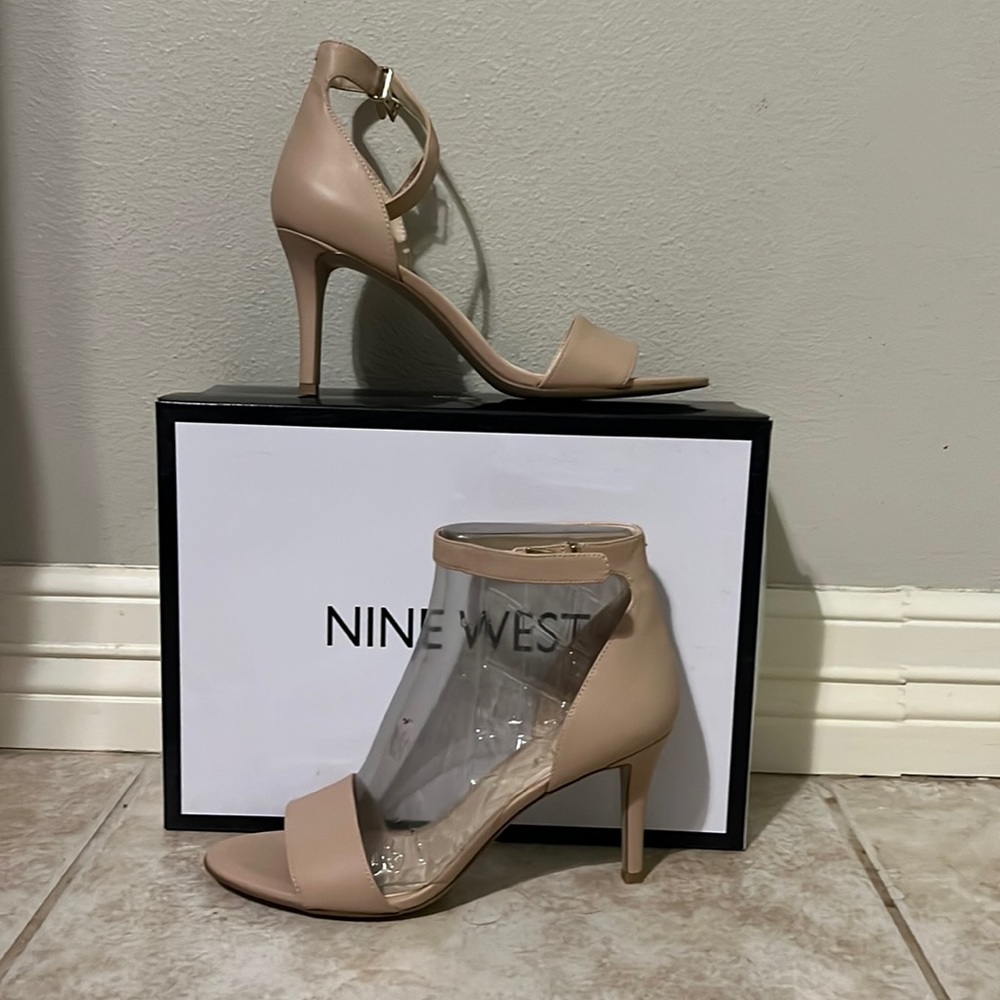 Nine West, 8.5, Natural Color